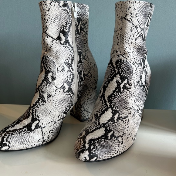 Aldo Snakeskin booties - Picture 3 of 5